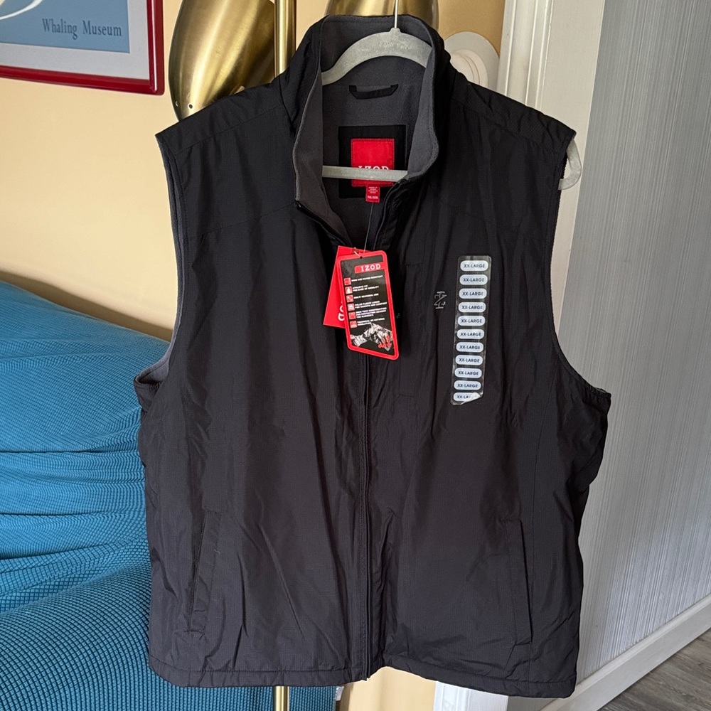 Izod Men's Dark Gray Vest